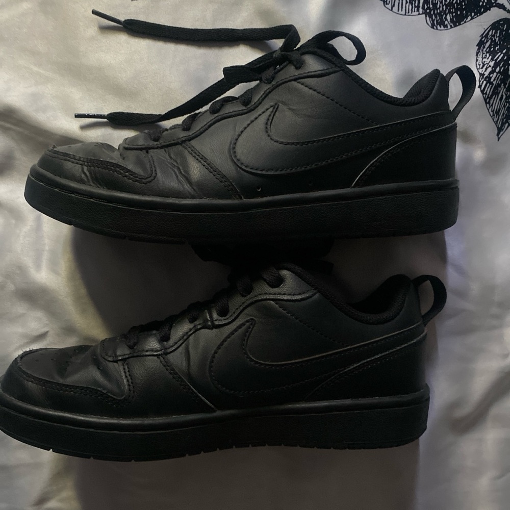 all black nike low dunks